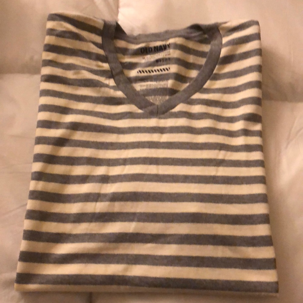 NWOT Old Navy classic striped v-neck t-shirt - Picture 3 of 5